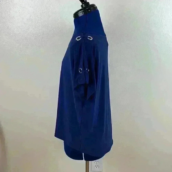 NEW Directions Top Size M in Royal Blue with Grommet Accent. - Picture 6 of 7